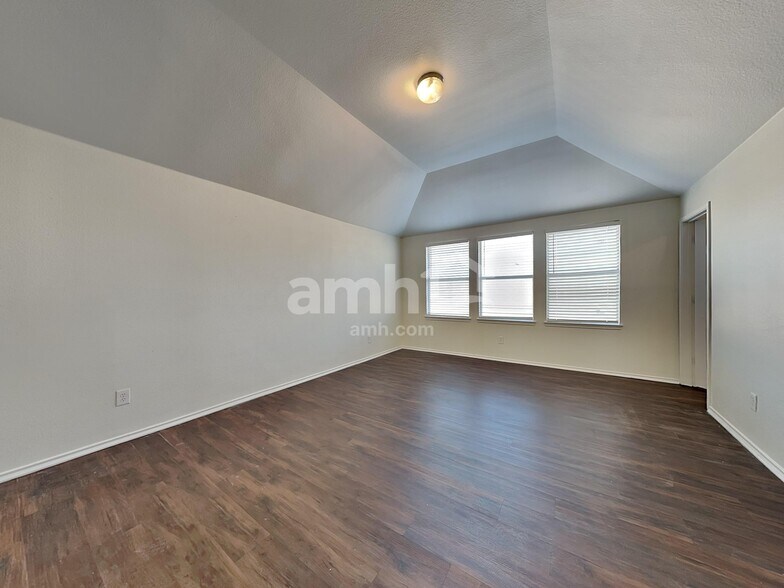 Building Photo - 2101 Hanakoa Falls Dr