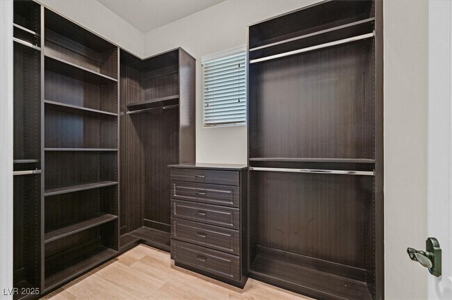 Building Photo - 5790 Aspen Falls Cir