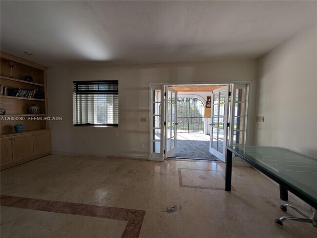 Building Photo - 1900 NE 186th Dr