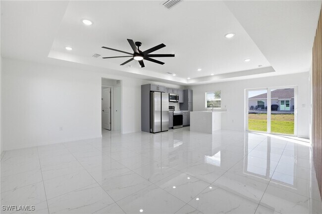 Building Photo - 418 Pinehurst Ave