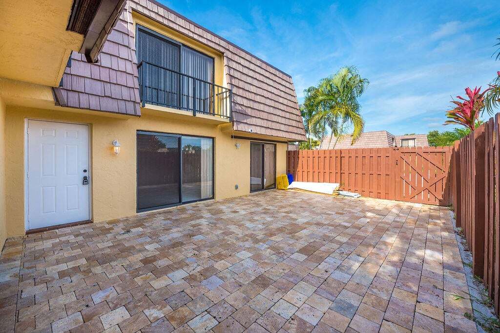 Building Photo - 941 Springdale Cir