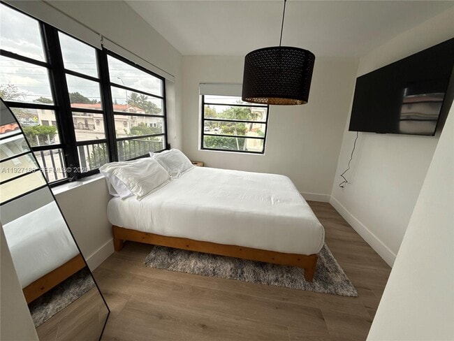 Building Photo - 1716 SW 11th St