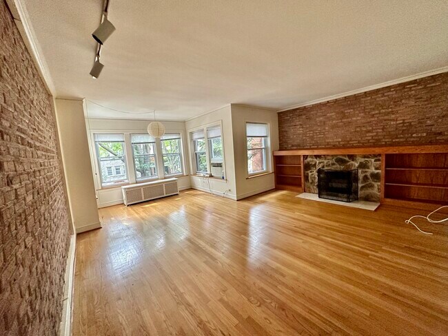 Building Photo - 6631 N Glenwood Ave