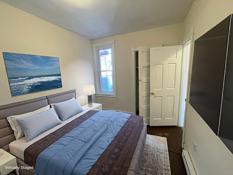 Building Photo - 735 W Russell St