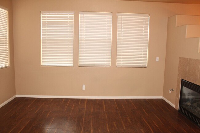 Building Photo - Beautiful 3 bedroom home in Southern Highl...