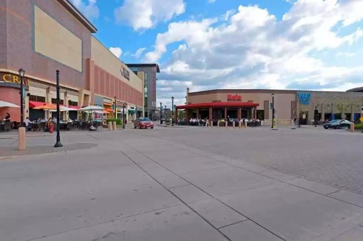 Building Photo - 2042 Louisiana Ave S