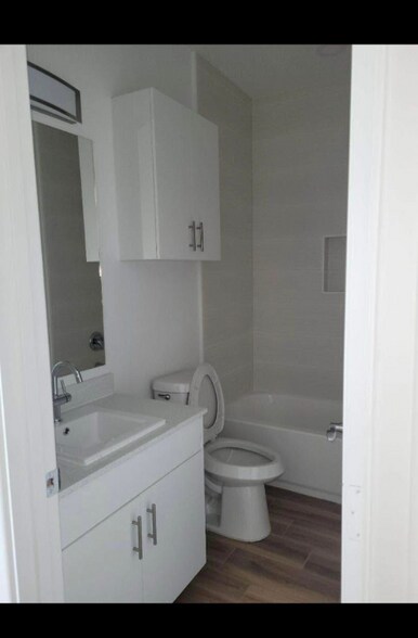 Building Photo - 5310 Vision St