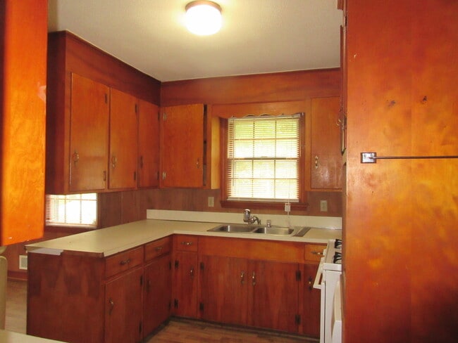 Building Photo - 2416 Peach Orchard Rd