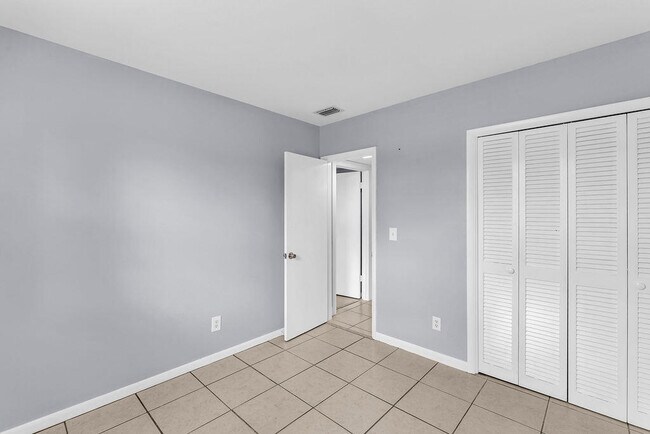 Building Photo - 333 SE Martin Ave