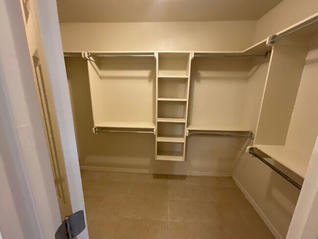 Building Photo - Beautiful 3 Bed 2 bath home!