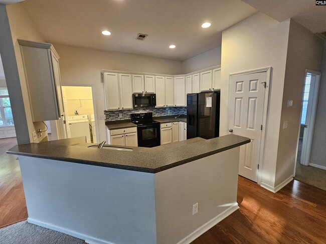 Building Photo - 430 Abbeydale Way