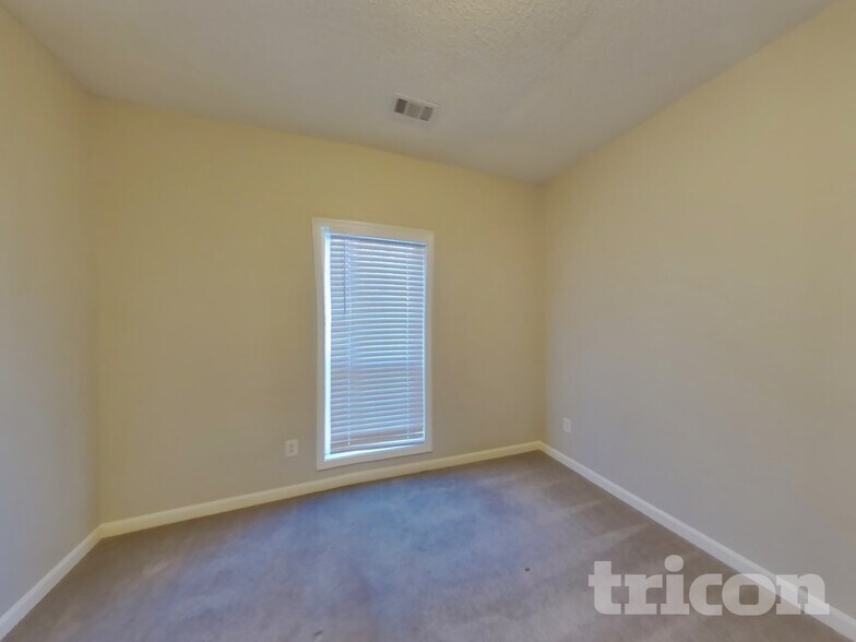 Building Photo - 8018 Christian Ct