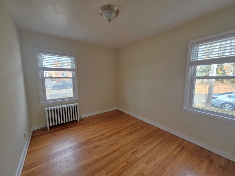 Building Photo - 2056 Bayard Ave