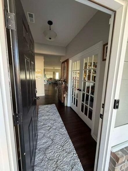 Building Photo - 332 Ox Bow Cir