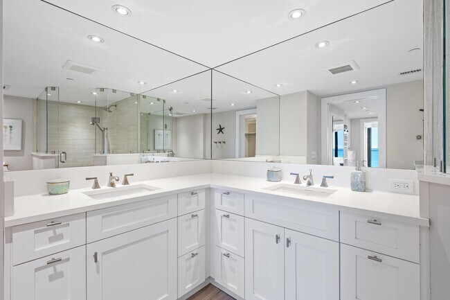 Building Photo - 100 S Beach Rd