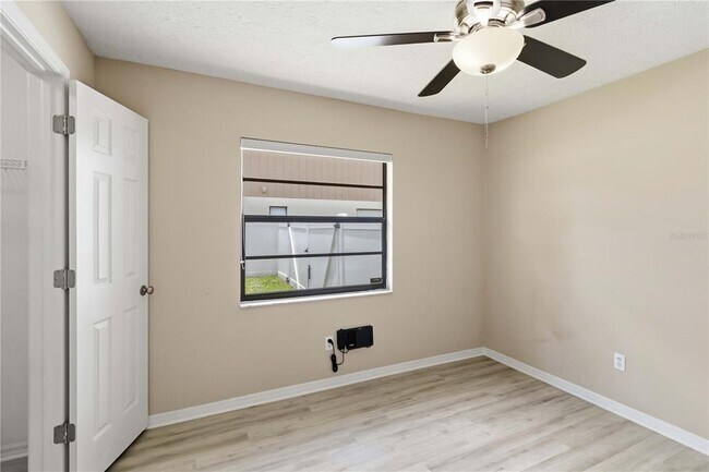 Building Photo - 2110 Laindale Pl