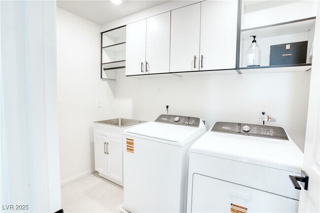 Building Photo - 3777 Alla Rocca Ave