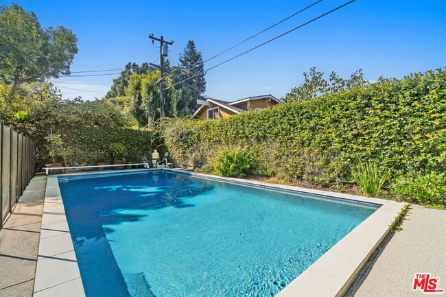 Building Photo - 949 S Muirfield Rd