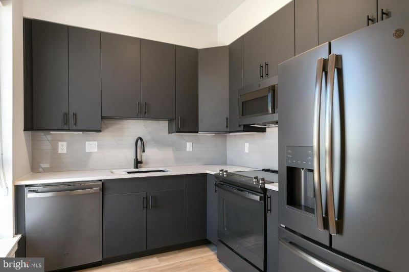 Building Photo - 6016 N Warnock St