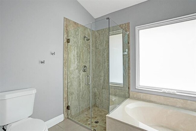 Building Photo - 5056 NW 95th Dr