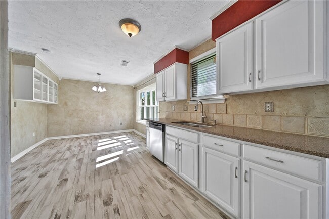 Building Photo - 2006 Mermaid Ln