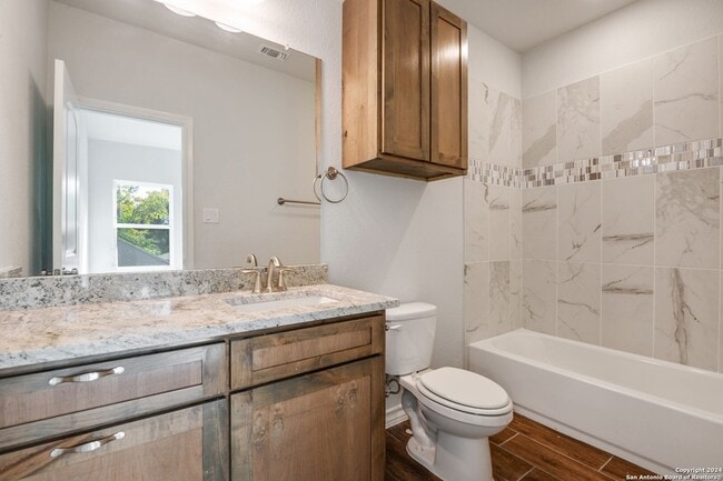 Building Photo - 139 San Salvador Ave