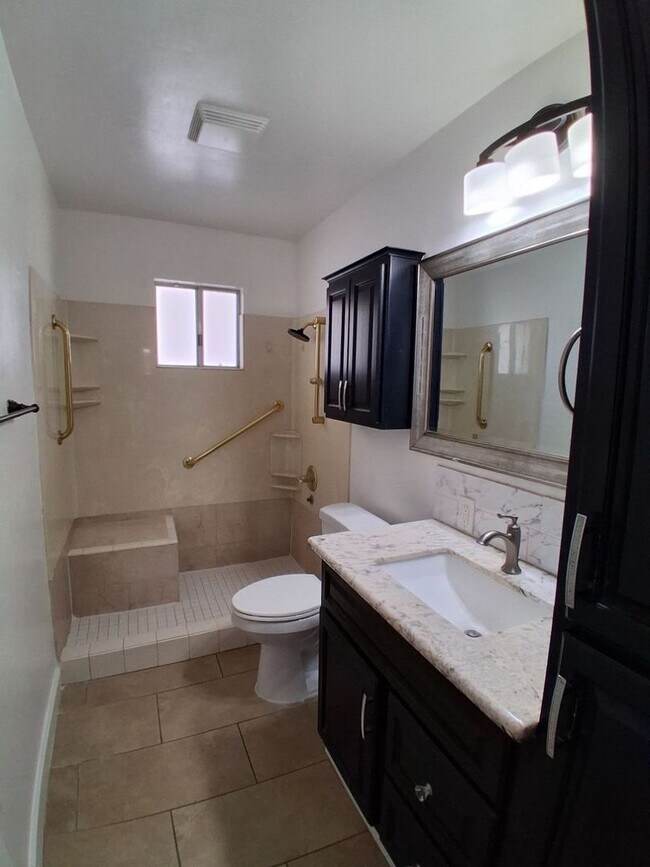 Building Photo - Updated Single-Story 3BR Home with Spacious Living Areas & Convenient Location!