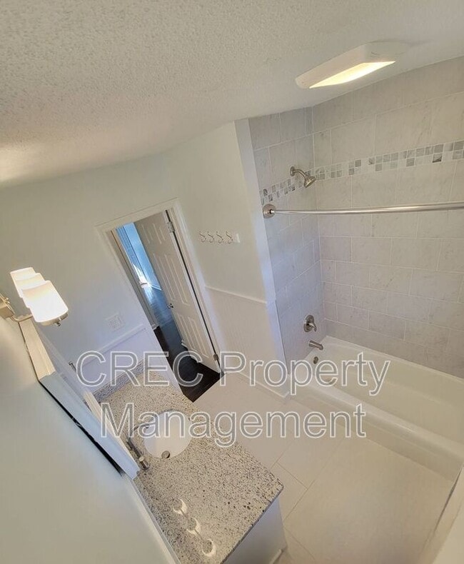 Building Photo - 7744 Allwood Ave