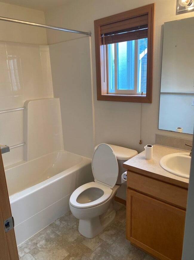 Building Photo - Mount Vernon 3 Bedroom