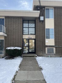 Building Photo - 15212 Maple Park Dr