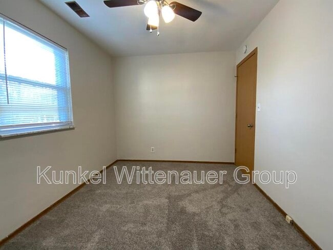 Building Photo - 1816 Jamestown Rd