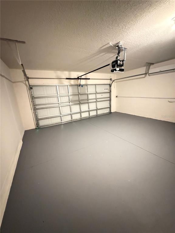 Building Photo - 804 Horsetail Dr