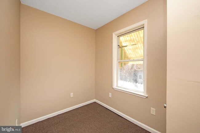Building Photo - 1078 Morton St