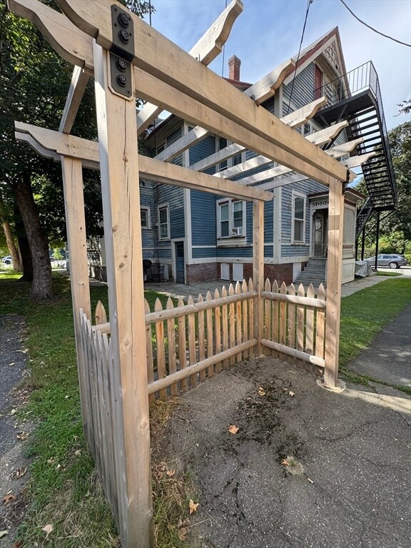 Building Photo - 51 Cedar St