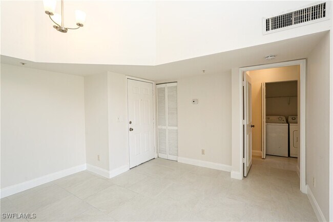 Building Photo - 1265 Wildwood Lakes Blvd