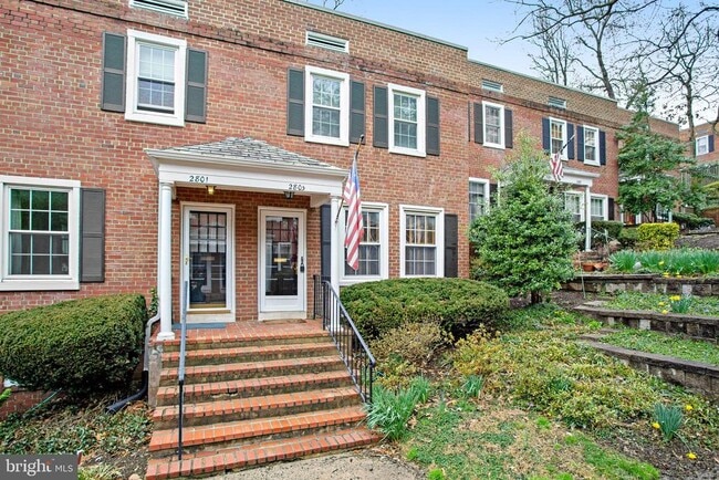 Building Photo - 2803 S Columbus St