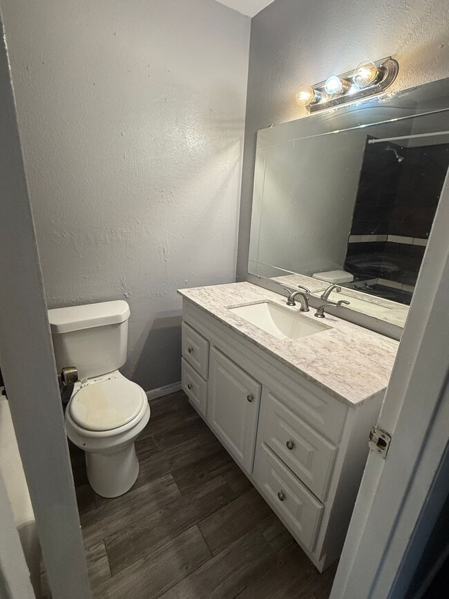 Building Photo - Newly Renovated 4 Bedroom 1.5 Bathroom Family Home