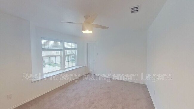 Building Photo - 1608 Hinckley Ave