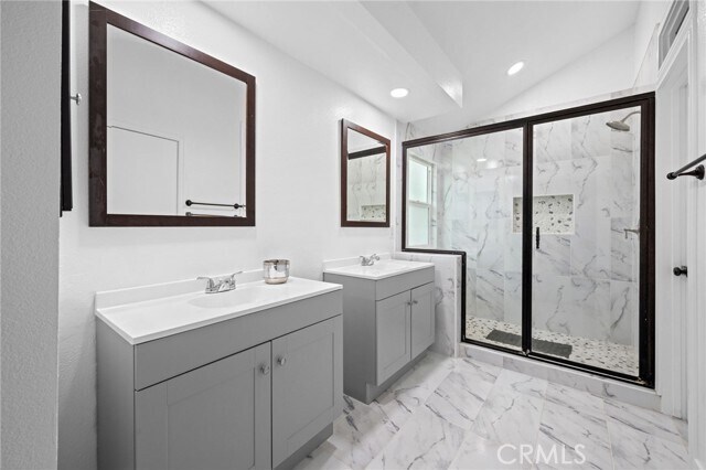 Building Photo - 2982 La Vista Ave