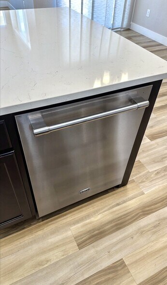 Building Photo - 5992 N Fulton St