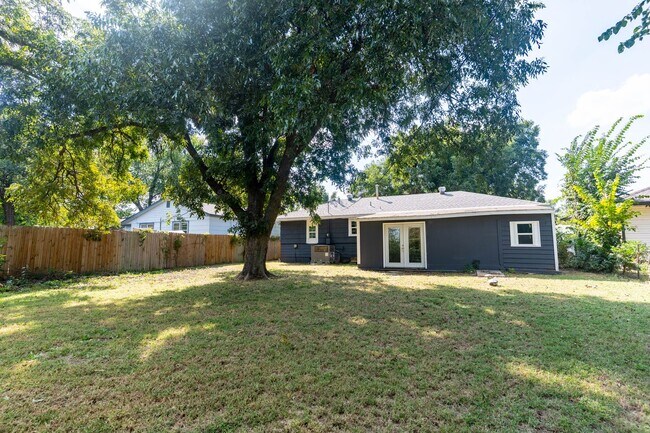 Building Photo - RENT TO OWN – Warr Acres!