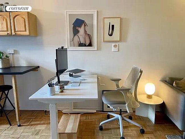 Building Photo - 171 Russell St