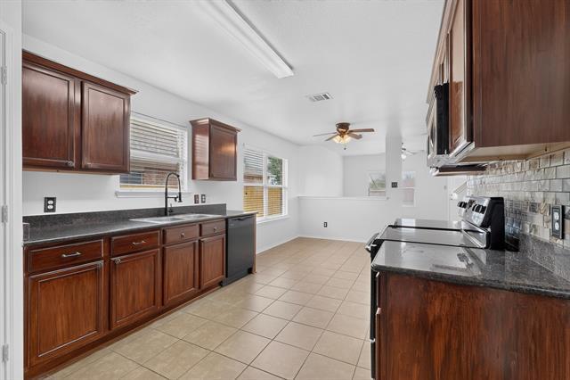 Building Photo - 2123 Meadow View Dr
