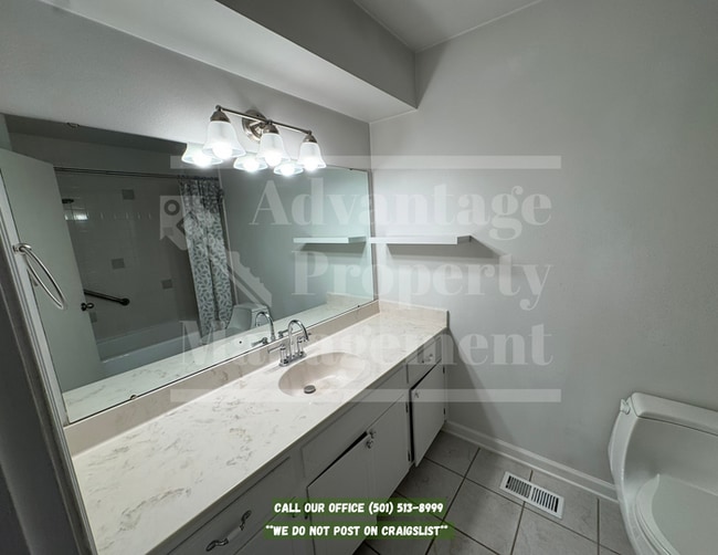 Building Photo - 821 Silver Hill Rd