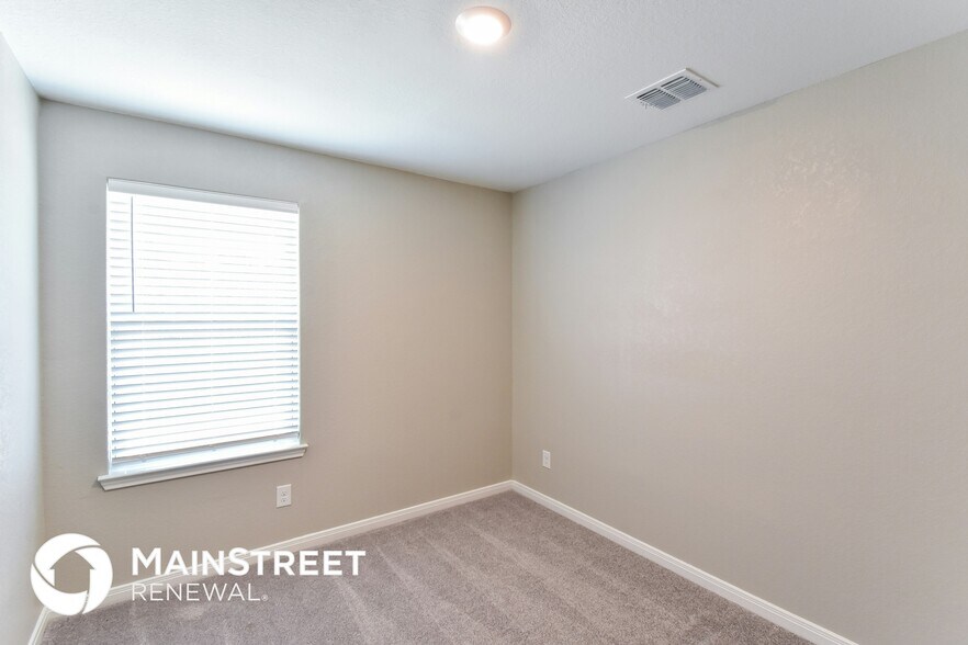 Building Photo - 3127 Begonia Bend
