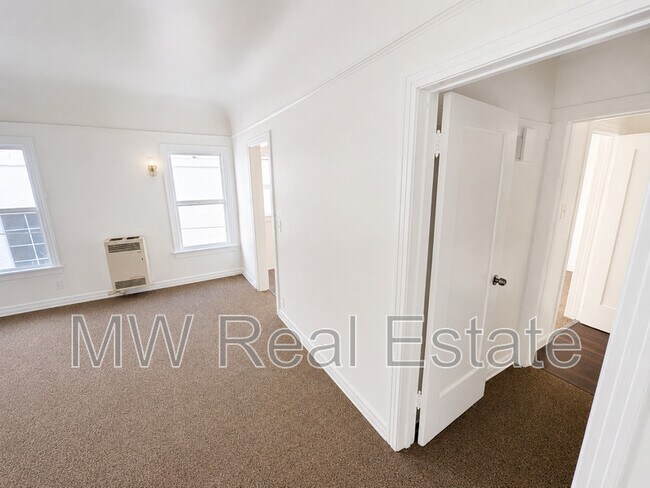 Building Photo - 4017 W 28th St