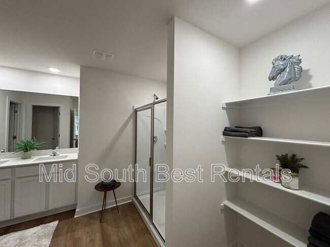 Building Photo - 260 Alyece Ln