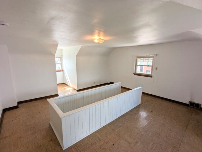 Building Photo - 258 Edmond St