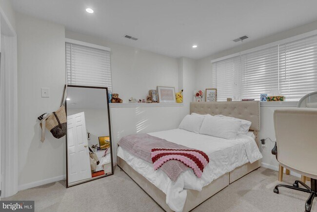 Building Photo - 5006 Dorsey Hall Dr