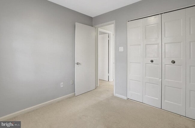 Building Photo - 6576 Yadkin Ct